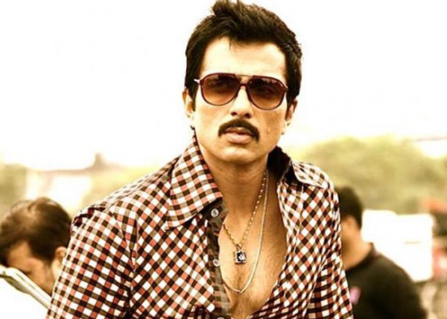 Injured Sonu Sood finishes dubbing for 'Shootout